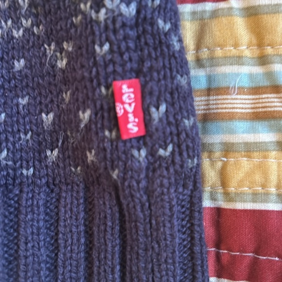 Levi’s winter sweater - Picture 2 of 4